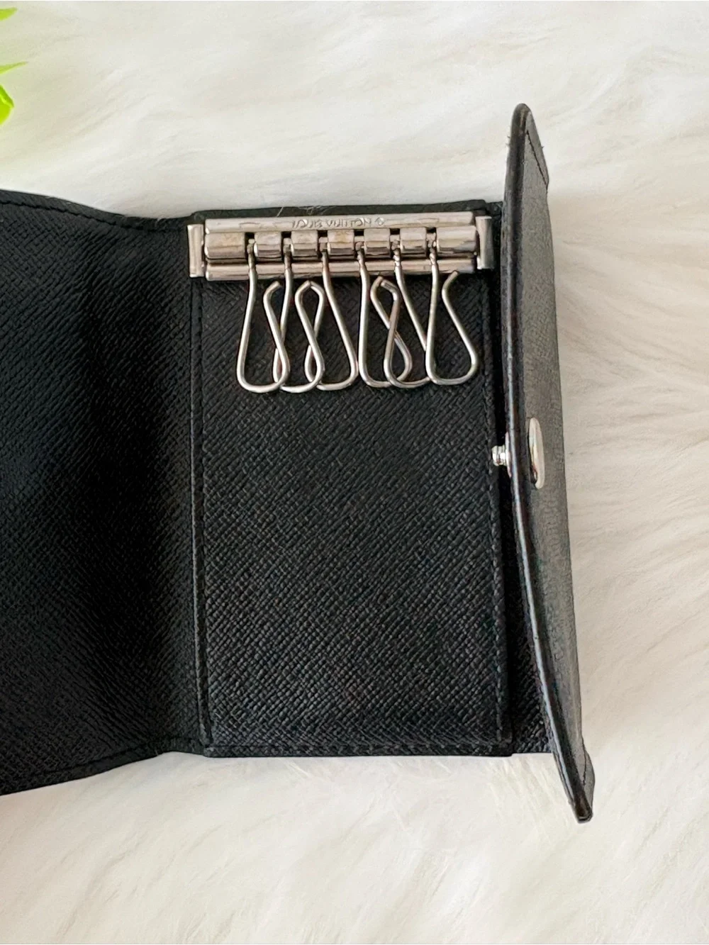Louis Vuitton Damier Graphite 6 Ring Key Holder with Silver Button